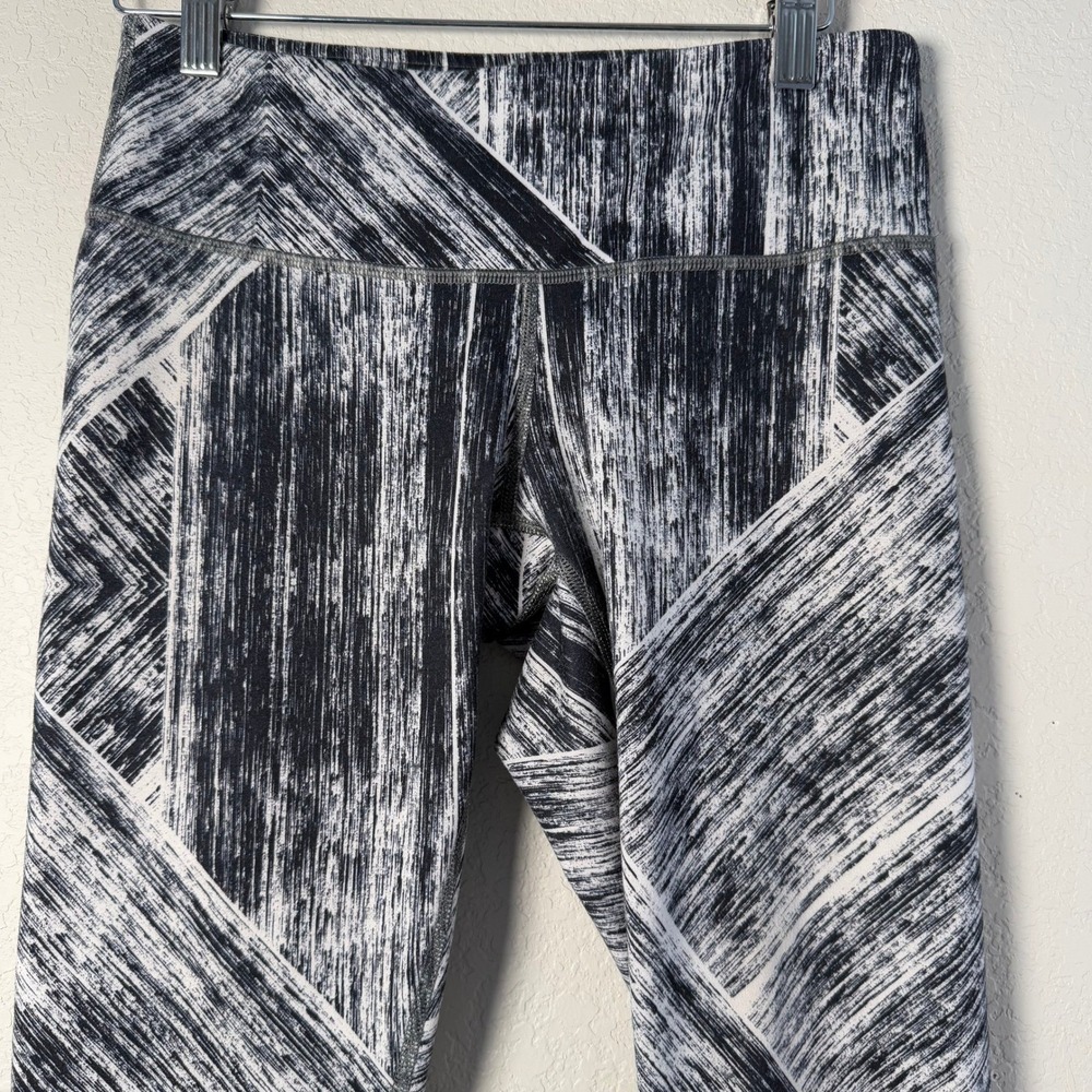 Lululemon Leggings Size‎ 6 Geometric Print Align Pant 25" Crop Stretch Yoga Gym - Picture 5 of 8